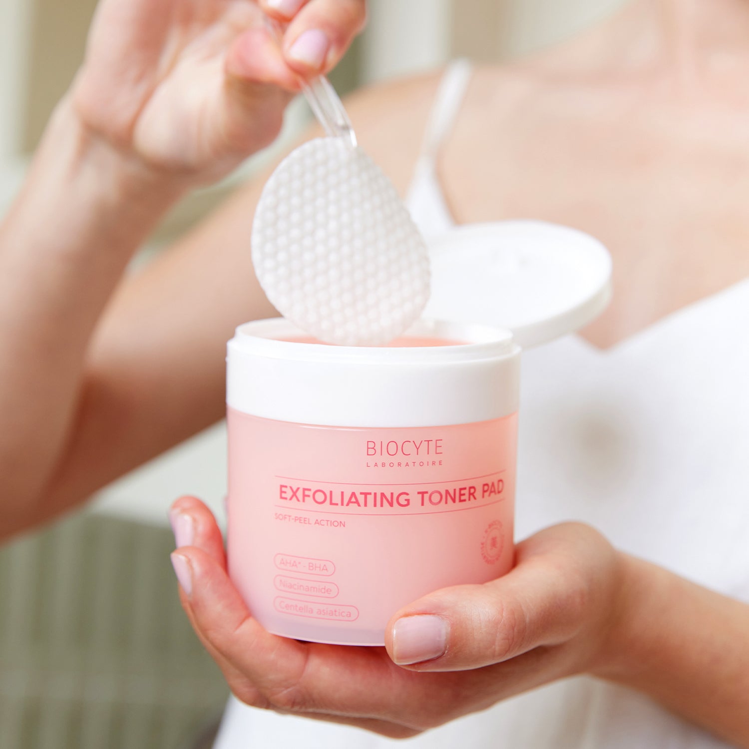 Exfoliating toner pad
